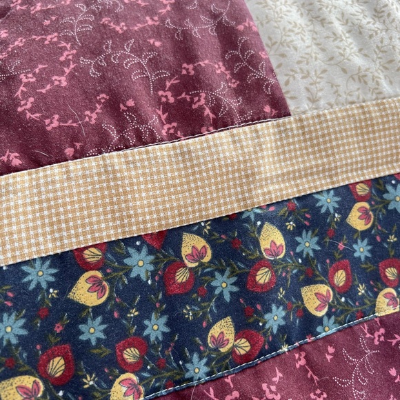 Set of Two Vintage Pillow Shams Quilted King Size Cottage Heart Patchwork - Picture 4 of 10